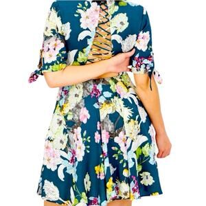 Aliyah Lace-Up Fit & Flare Romantic Floral Midi Dress Women’s XS